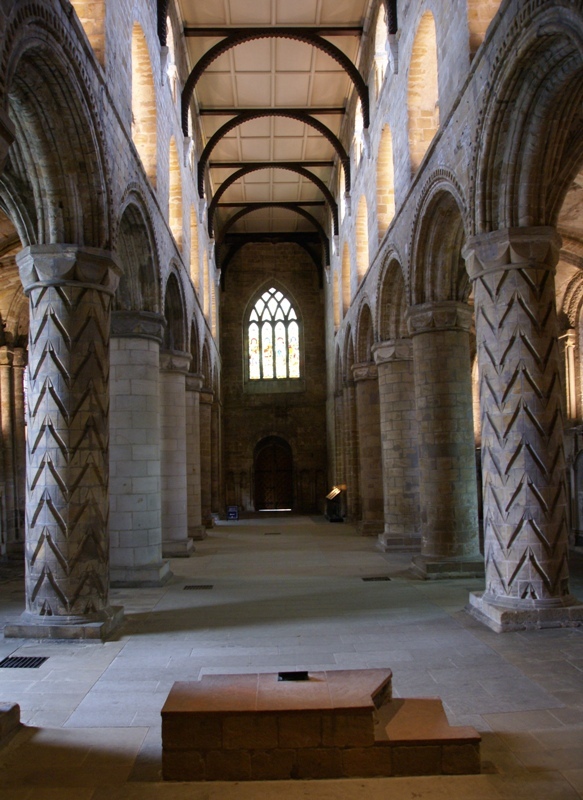 Dunfermline_Abbey_20080504_nave_from_the_east.jpg