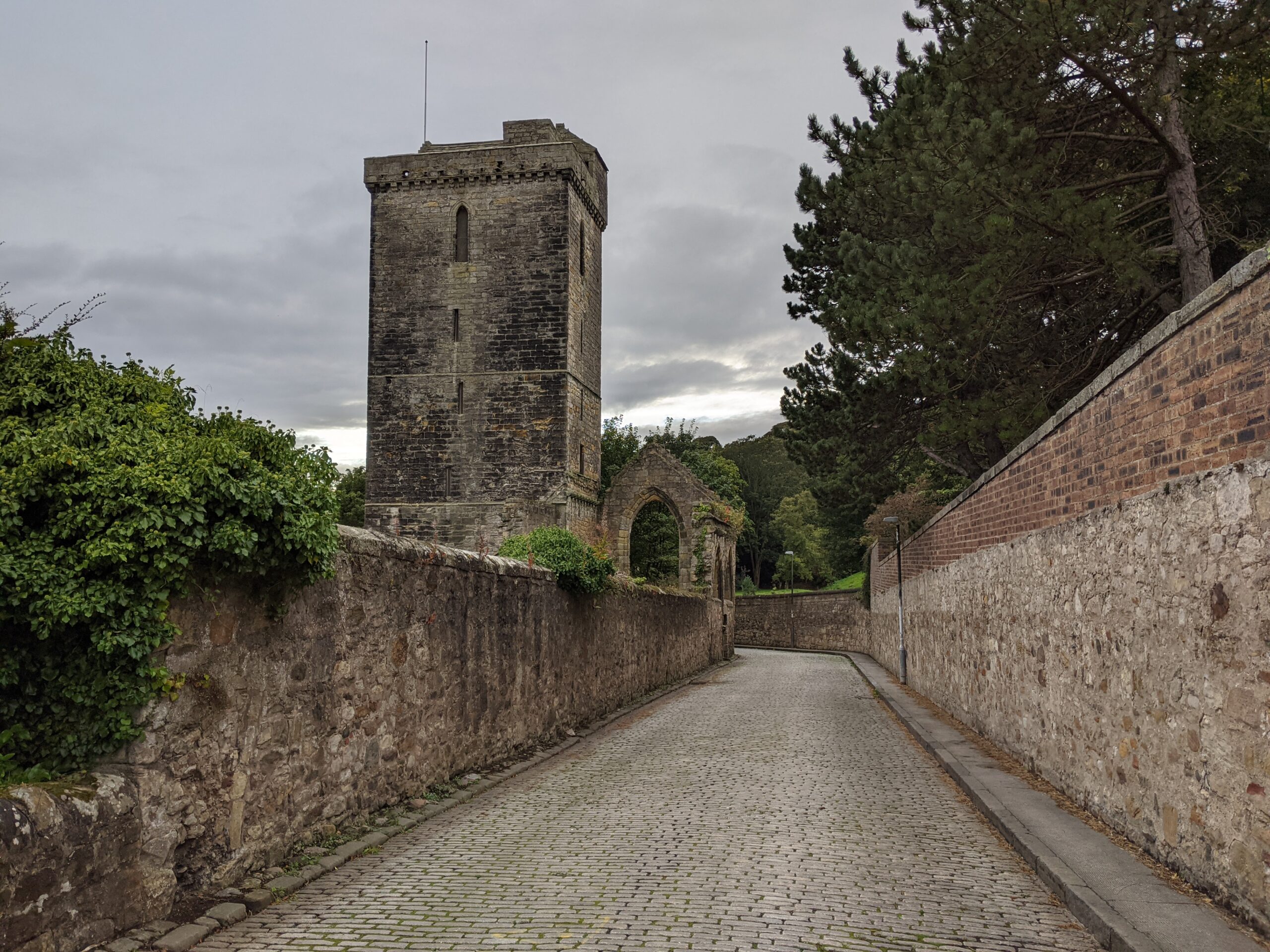 St Serf’s Tower, Dysart. The medieval church of St Serf closed in the nineteenth century when the congregation moved to a new site. (Credit: B. Rhodes / University of St Andrews)