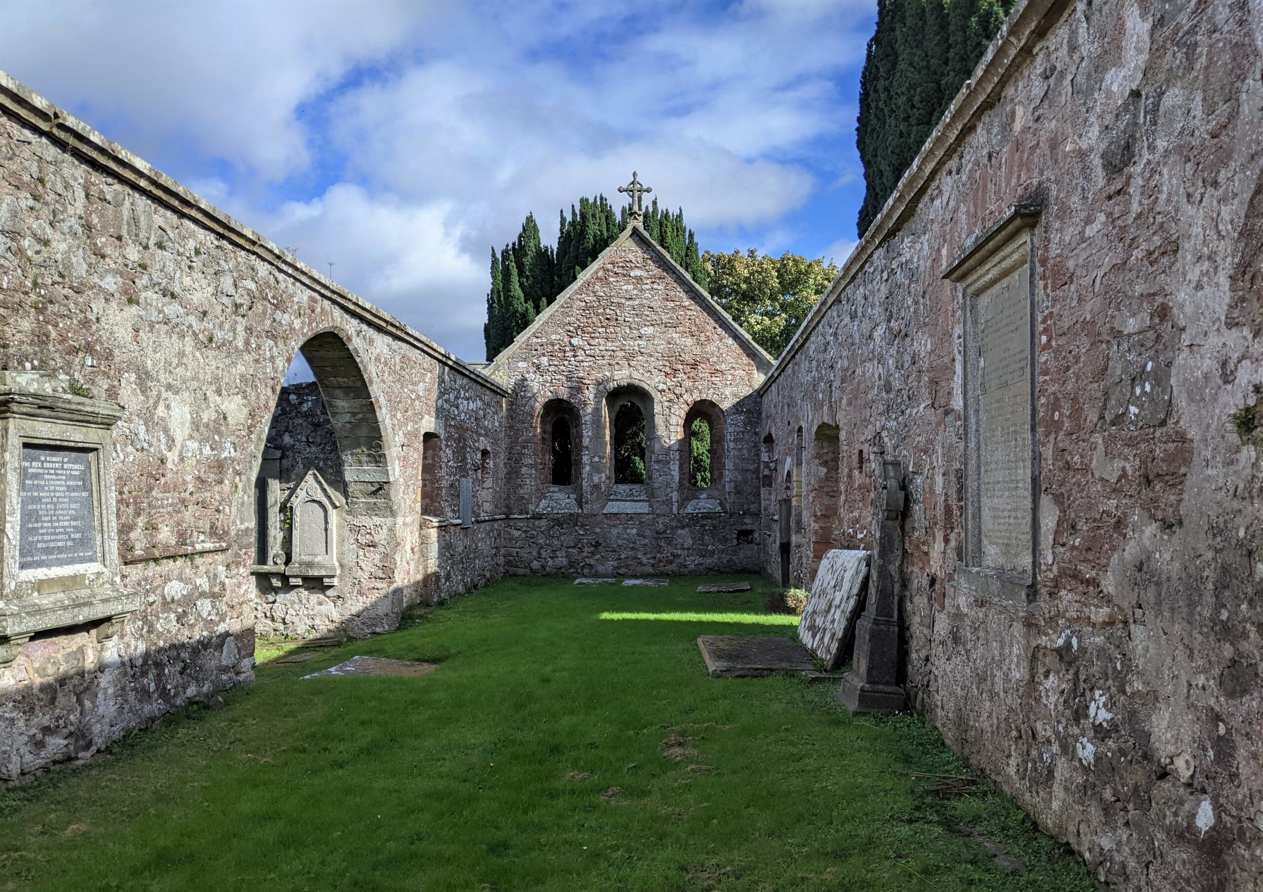 The old parish church, Abdie. The congregation at Abdie moved to a new church in the 1820s. (Credit: B. Rhodes / University of St Andrews)